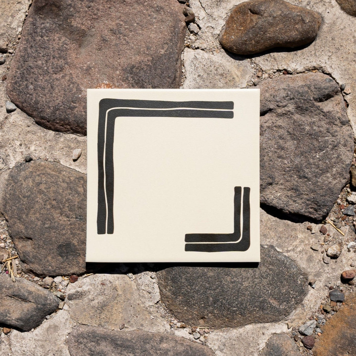 Cubed Champagne Black 8x8