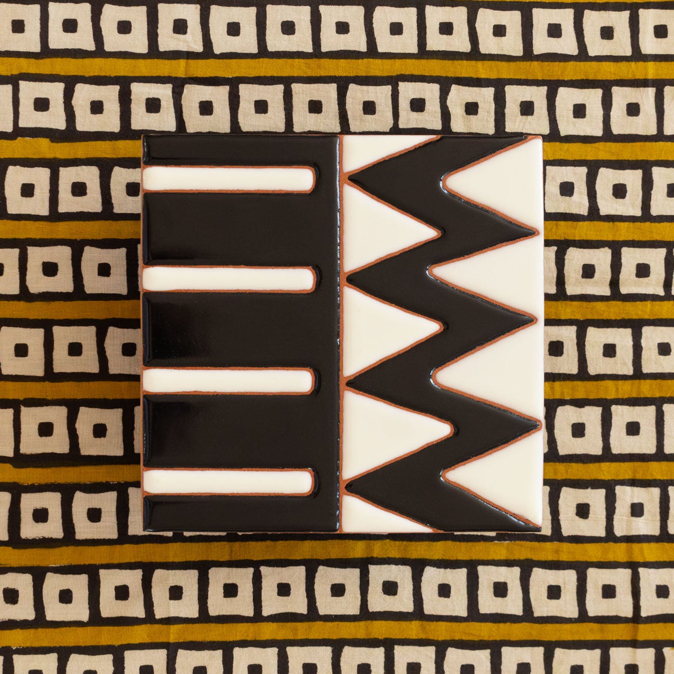 Relief Kente Cowrie 6x6