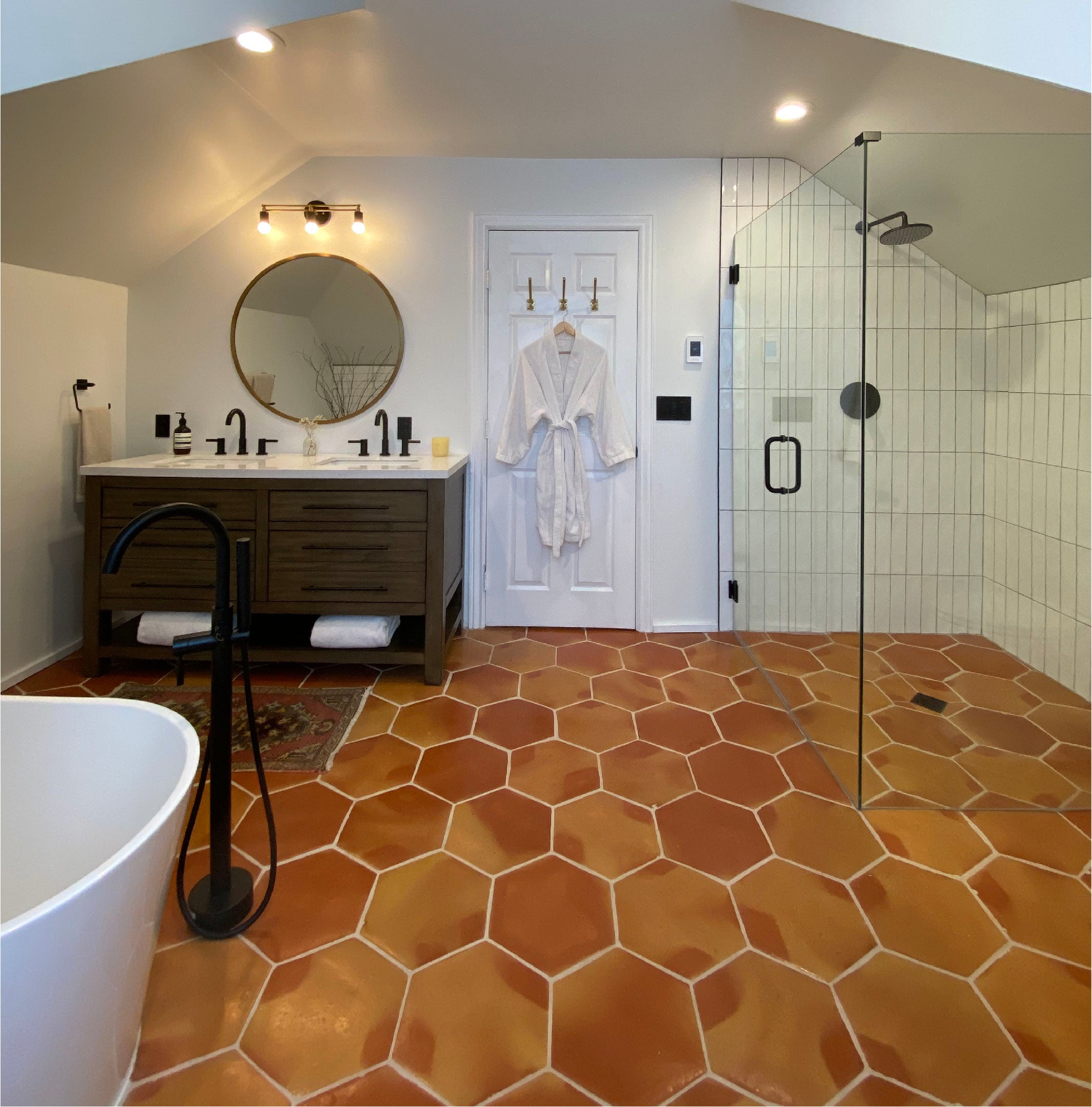 Working with Natural Terracotta Clare Anderson’s Saltillo Bathroom De Clay Imports