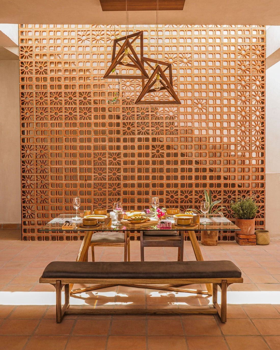 How to Build a Mixed-Pattern Breeze Block Wall – Clay Imports