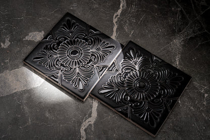 Relief Crisantemo Black 6x6