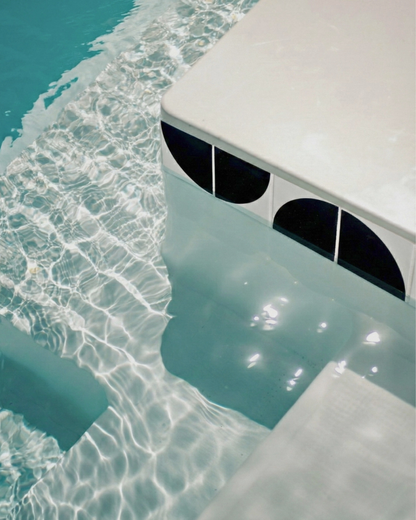 Deep Black Quarter Circle Pool Waterline