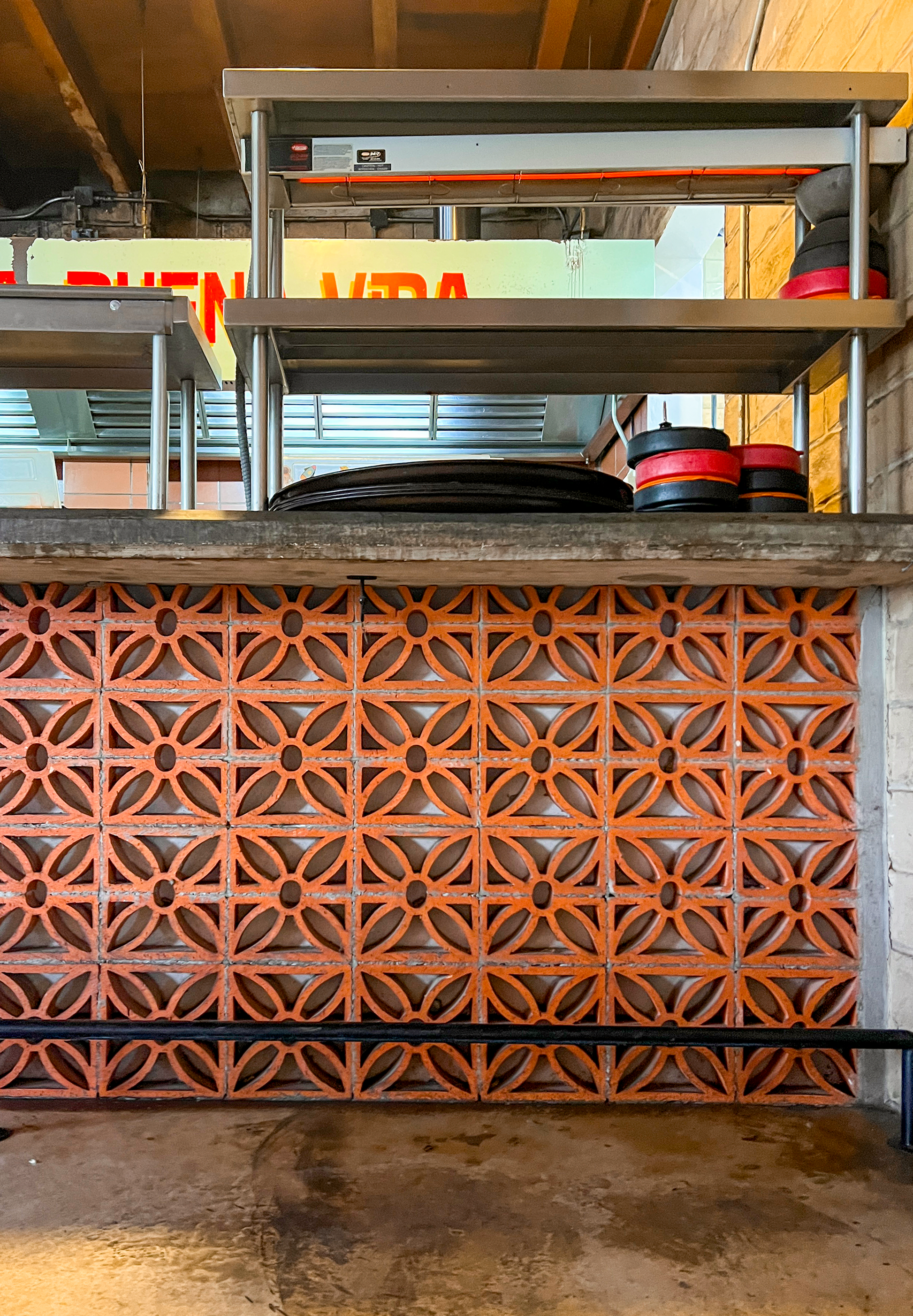 Palm Springs Breeze Block Wall Construction Crater White Cement