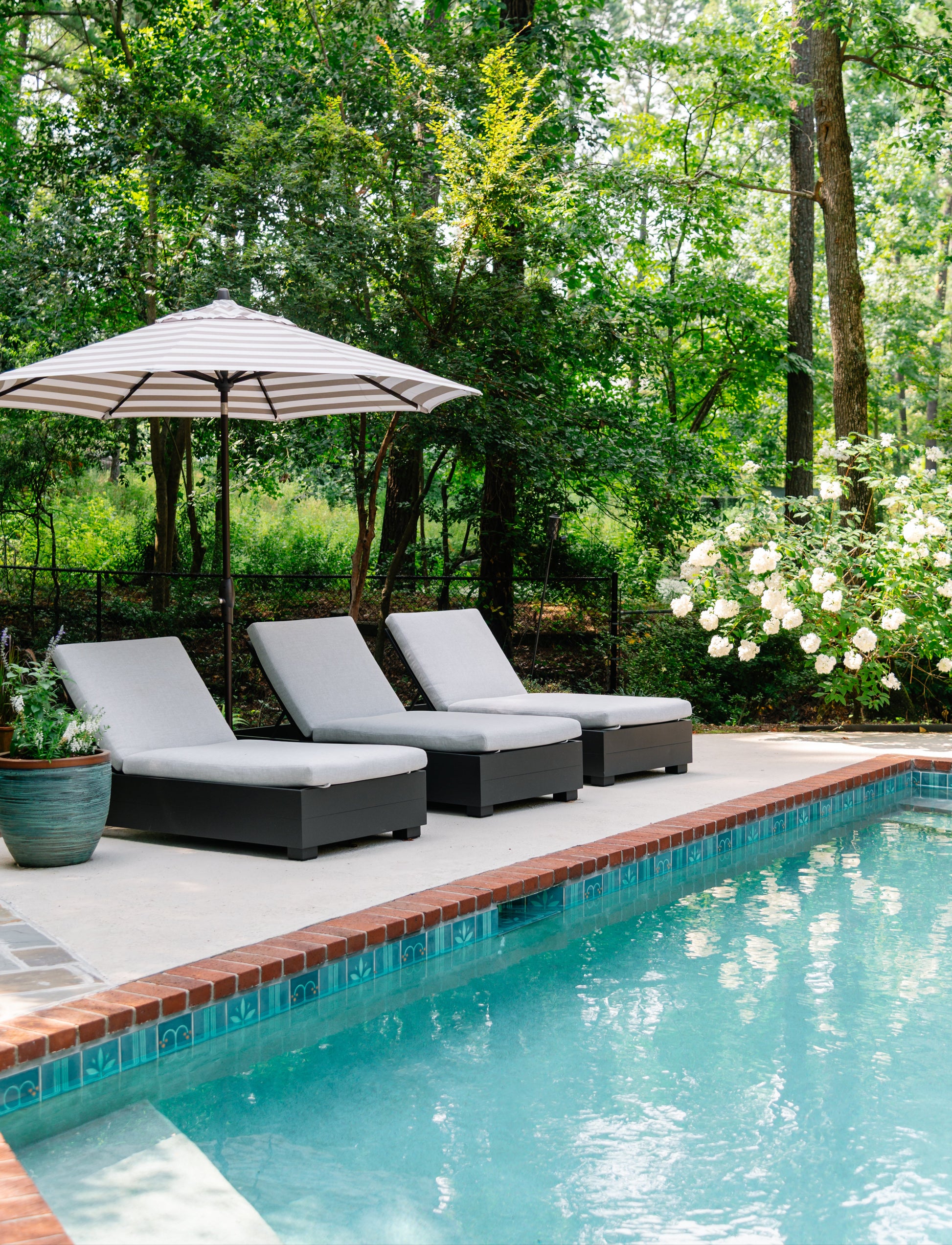 Design Emily Wiley Interiors | Verdant Landscape | Photo Kaelen Hetzler