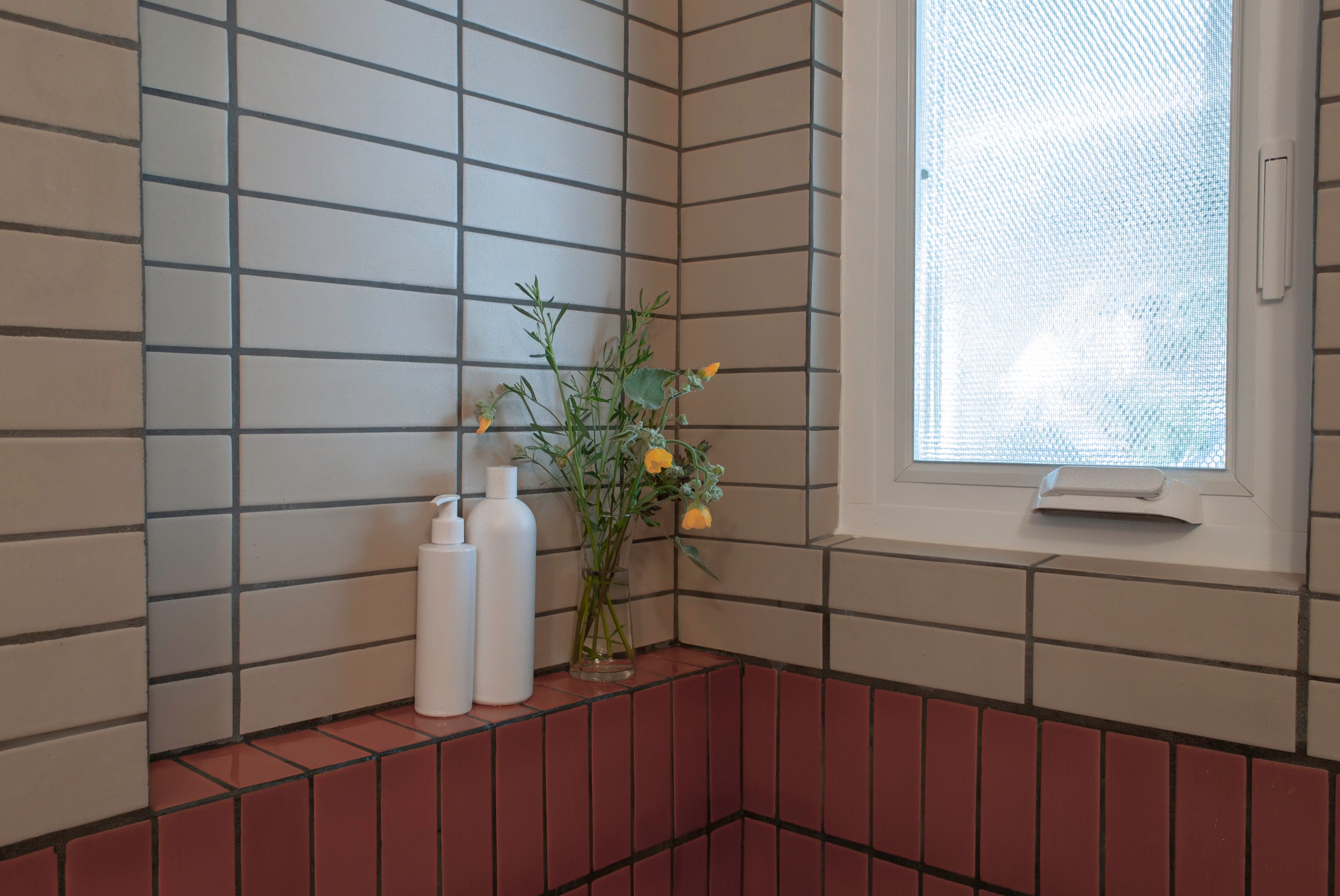 モモナチュラル SLIM WAGON TILE Zellij Distressed Subway Tile Cotto Matte 2.8x11